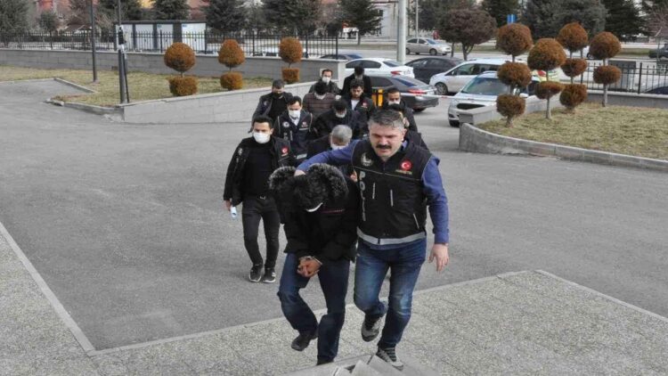 Uyuşturucu Operasyonunda 3 Şüpheli Tutuklandı