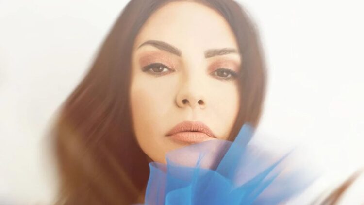 Yeşim Salkım Kendisine Yalaka Diyenleri Eleştirdi