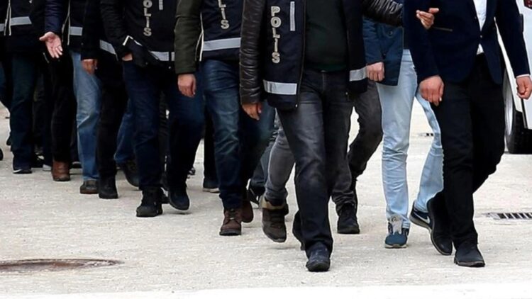 Kaçakçılık Operasyonlarında 52 Şüpheli Yakalandı