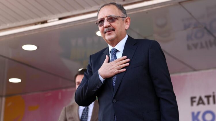 Bakan Özhaseki Eyüpsultan’da Kentsel Dönüşüm Töreninde Konuştu