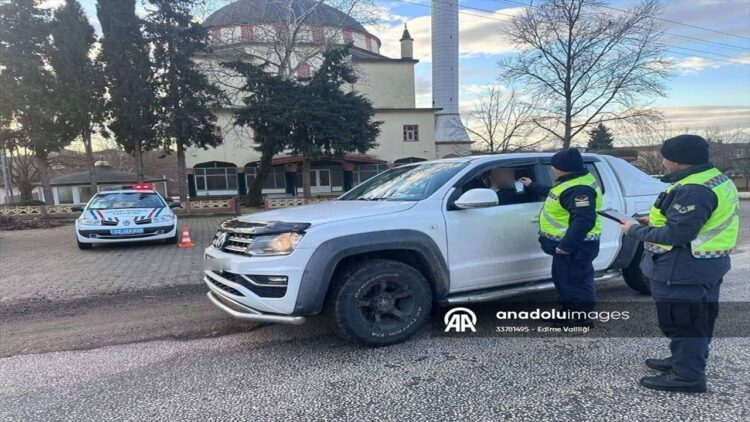 Edirne’de Jandarma Trafik Ekipleri Alkol Denetimi Yaptı