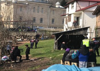 Sakarya’da Boşanma Aşamasındaki Karısını Silahla Öldüren Kişi İntihar Etti