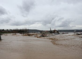 Çanakkale’de Sağanak Nedeniyle Kepez Çayı Taştı