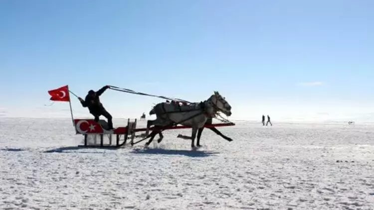 Çıldır Gölü Üzerinde Nikah Kıydılar