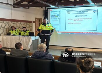 Trakya’da Yolcu Taşınan Araçların Şoförlerine Emniyet Kemeri Denetimi Yapıldı