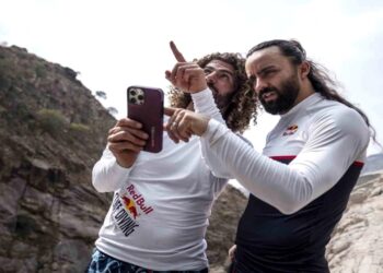 Red Bull Sporcuları Suudi Arabistan”da Dalış Deneyimi Arayışına Çıktı