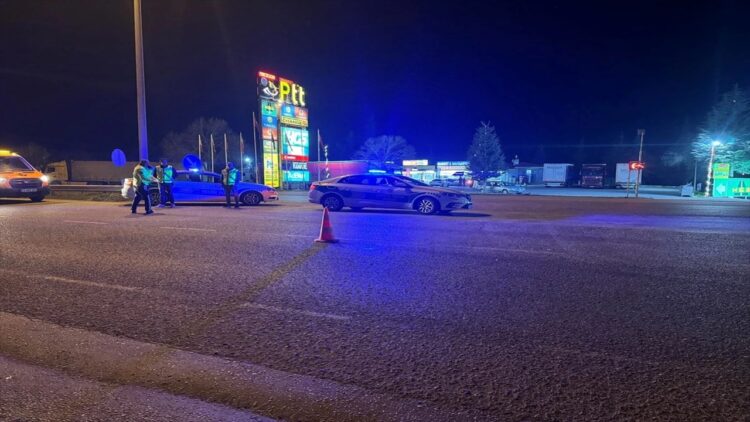 Otomobil ve Motosiklet Çarpıştı: 1 Kişi Yaralandı