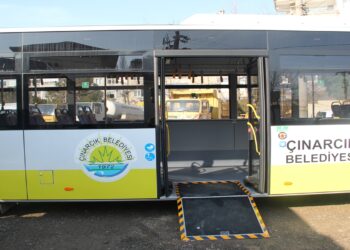 Çınarcık Belediyesinin Toplu Ulaşım Filosuna İki Yeni Otobüs Eklendi