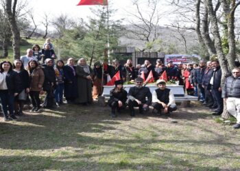 Gördesli Makbule Efe Şehadetinin 102. Yılında Sındırgı’daki Kabri Başında Anıldı
