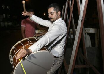 Gönüllüler, Ramazan Davulunu İhtiyaç Sahibi Ailelerin Çocukları İçin Çalıyor