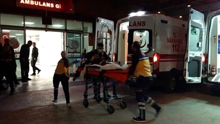 Bir Kişi Tüfekle Kazara Kendini Yaraladı