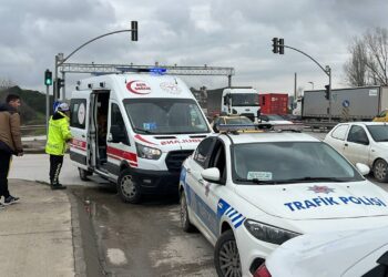 Kocaeli’de Otomobilin Çarptığı Çocuk Yaralandı