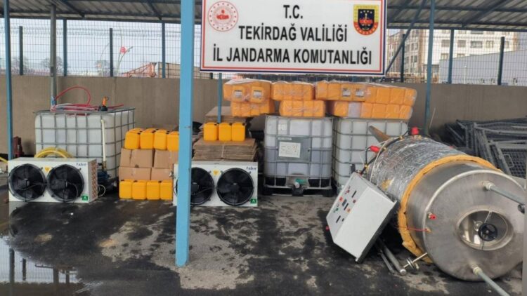 Tekirdağ’da 1040 Litre Kaçak Etil Alkol İle 550 Litre Sahte İçki Ele Geçirildi