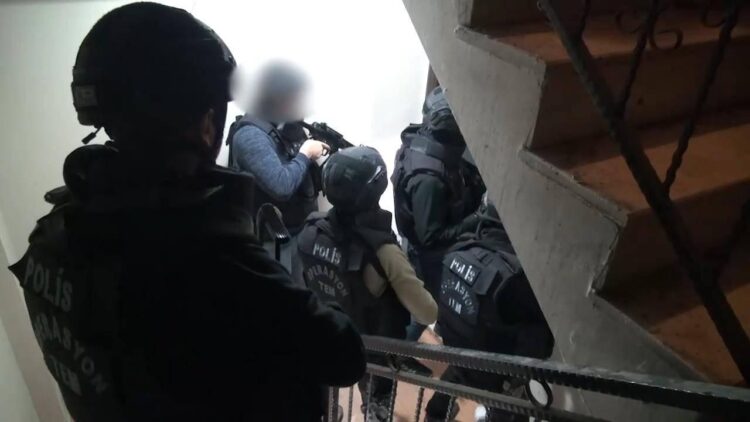 PKK’nın Gençlik Yapılanmasına Düzenlenen Operasyonda 2 Zanlı Tutuklandı