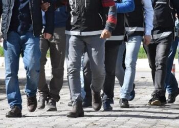 Balıkesir’de Sokak Satıcılarına Yönelik Uyuşturucu Operasyonunda 19 Kişi Gözaltına Alındı