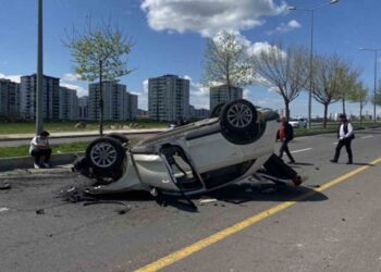 2 Otomobilin Çarpıştığı Kazada 6 Kişi Yaralandı