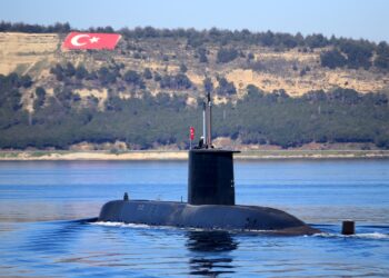 Çanakkale Boğazı’nda 71 Yıl Önce Batan Dumlupınar Denizaltısında Şehit Olan Denizciler Anıldı