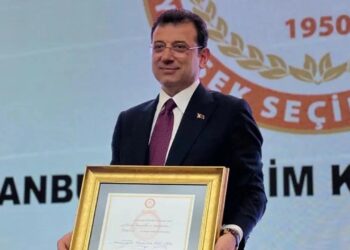İBB Başkanı Ekrem İmamoğlu Mazbatasını Aldı