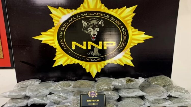 Bir Tırda 18 Kilo 240 Gram Esrar Ele Geçirildi