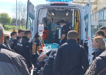 Karısını Silahla Yaralayan Kişi İntihar Girişiminde Bulundu