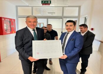 Karabiga Belediye Başkanı Ahmet Elbi Mazbatasını Aldı