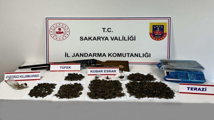 Sakarya’da Geçen Ay Uyuşturucu ve Kaçakçılık Operasyonlarında 5 Zanlı Tutuklandı