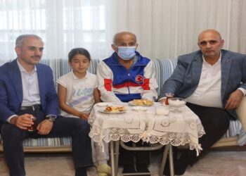 Çayırova Belediye Başkanı Çiftçi, Şehit Ailelerini Ziyaret Etti