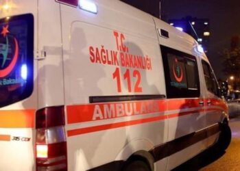 Apartmanda Çıkan Yangında 4 Kişi Dumandan Etkilendi