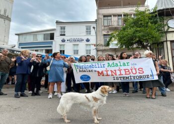 İETT’nin Adalara Getirdiği Minibüslere Tepki Büyüyor