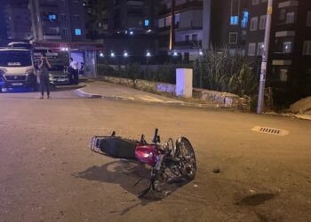 Kamyonet İle Motosiklet Çapıştı: 1 Kişi Öldü, 1 Kişi Yaralandı