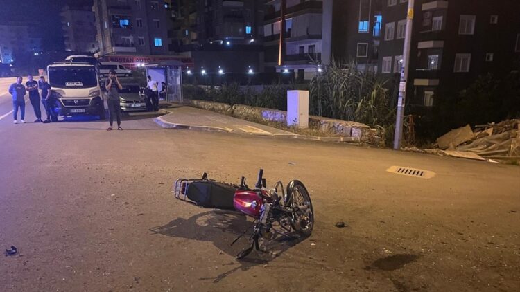 Kamyonet İle Motosiklet Çapıştı: 1 Kişi Öldü, 1 Kişi Yaralandı