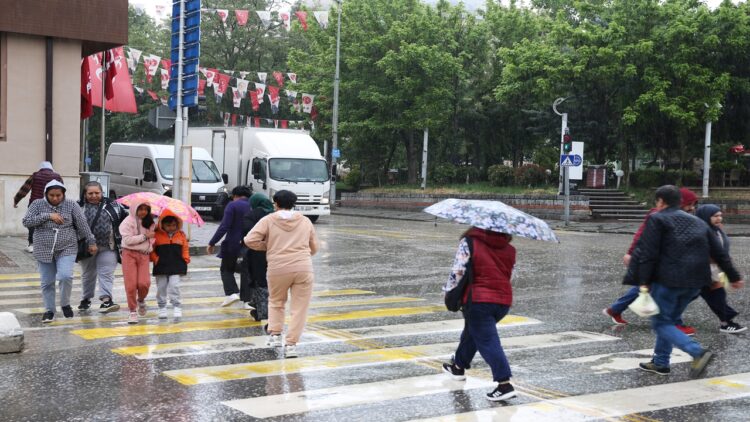 Edirne’de Sağanak Yağış Hayatı Olumsuz Etkiledi