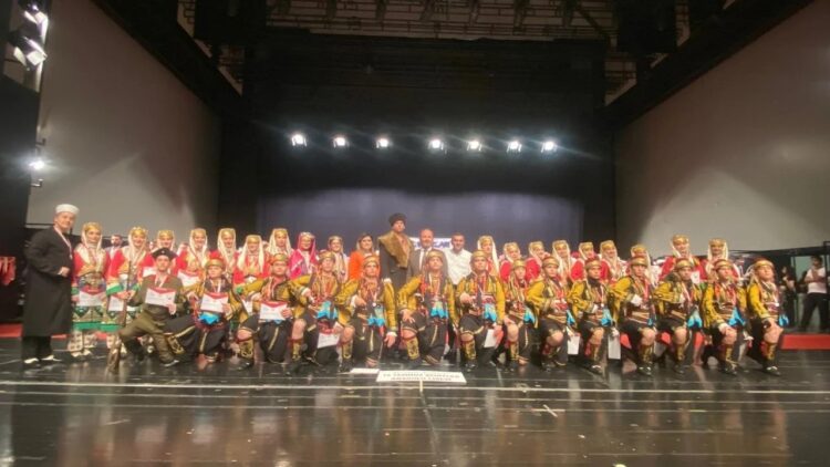 Eskişehir’de Gençlerin Halk Oyunları Performansı Büyüledi