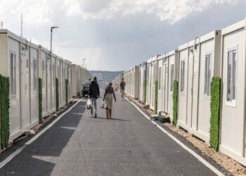 Konteyner Kentinde Elektrik Sorunlarına Çözüm Öğrenciler Tarafından Sağlanıyor