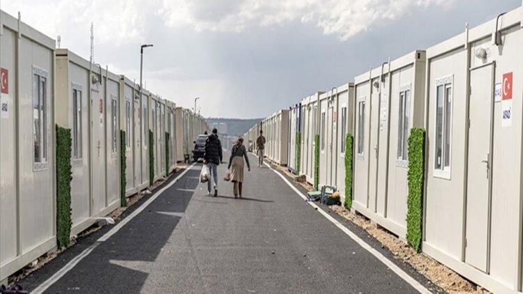 Konteyner Kentinde Elektrik Sorunlarına Çözüm Öğrenciler Tarafından Sağlanıyor