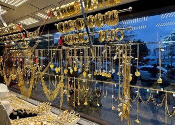 Kuyumcudaki Hırsızlık Anı Güvenlik Kamerasına Yansıdı