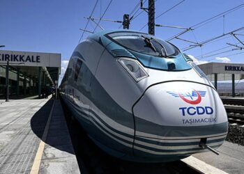 YHT İle Seyahat Eden Yolcu Sayısı Rekor Kırdı