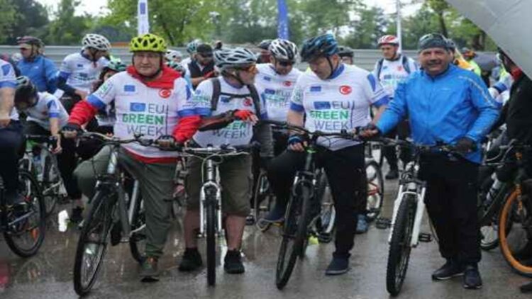 Bisiklet Tutkunları Çevre Bilinci İçin Bir Araya Geldi