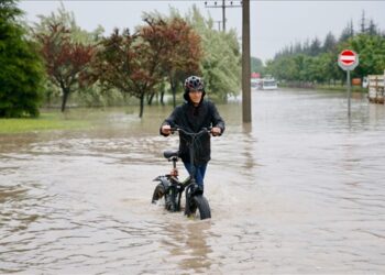 Eskişehir Sağanak ve Dolu Yağışına Teslim Oldu