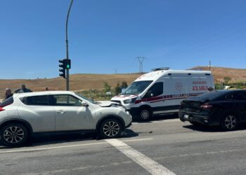 Kırıkkale’de 2 Otomobil Çarpıştı