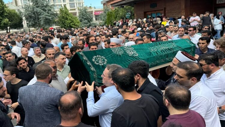 Silahlı Saldırıya Uğrayan Öğretmen Son Yolculuğuna Uğurlandı