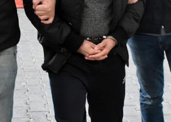 İzmir’de Hırsızlık Yapan Kişi Yakalandı