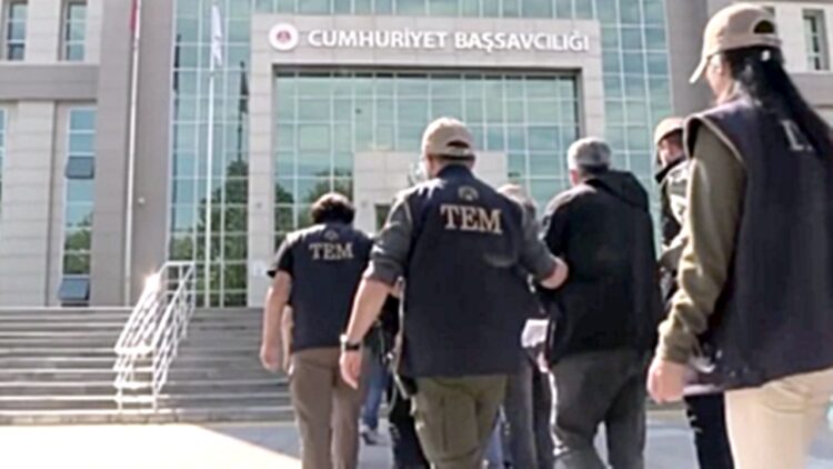 Kaçmaya Çalışan 5 FETÖ Mensubu Yakalandı