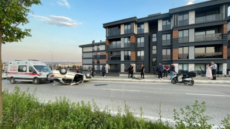 Bahçe Korkuluklarına Çarpan Sürücü Yaralandı