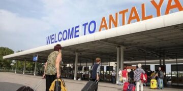 Antalyada Havalimanı Uçak Trafiği Rekoru Yenilendi