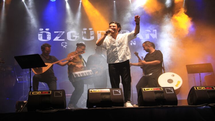 Özgür Can Çoban Beyşehir’de Sahne Aldı