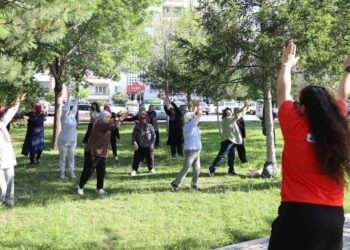Kayseri Büyükşehir Belediyesi Kadınlara Özel Ücretsiz Sabah Spor Etkinlikleri Düzenliyor