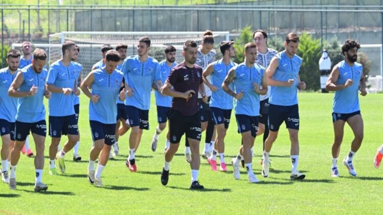 Trabzonspor, Yeni Sezona Hazırlık için Macaristan’a Gitti