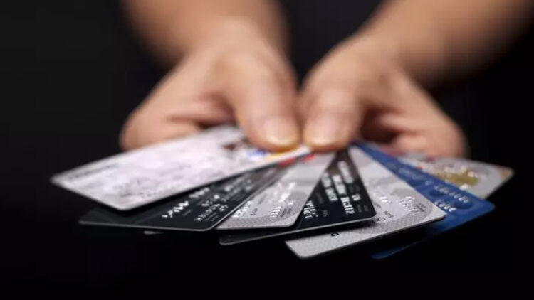 AK Parti Kredi Kartlarından 1 Milyar 355 Milyon Dolar Gelir Sağlayacak