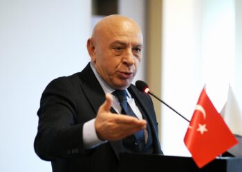 Akaryakıt sektörünün sorunları Çanakkale’de ele alındı haberi